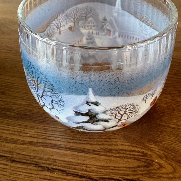 Vintage 90’s Glade Thomas Kinkade Set of 3 Winter Holiday Scenes Votive Holders - Picture 4 of 6